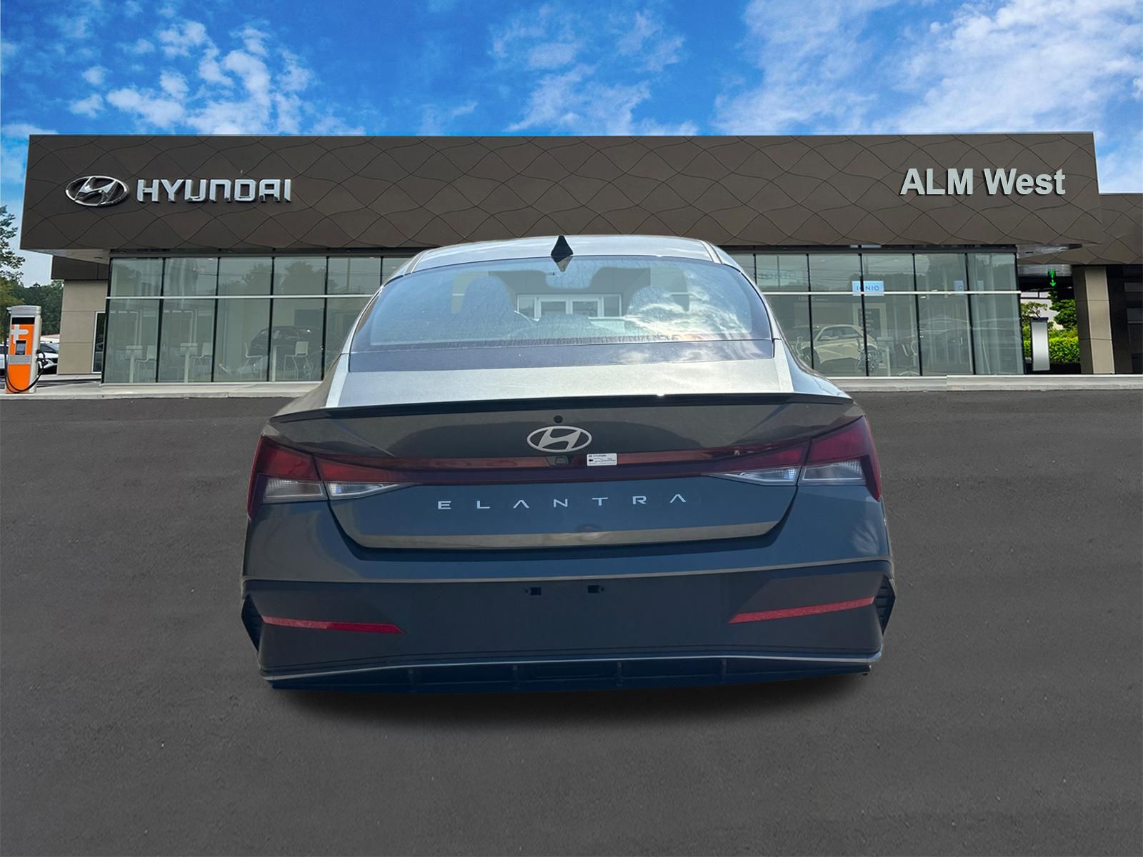Used 2025 Gray Hyundai SEL Sport image 6