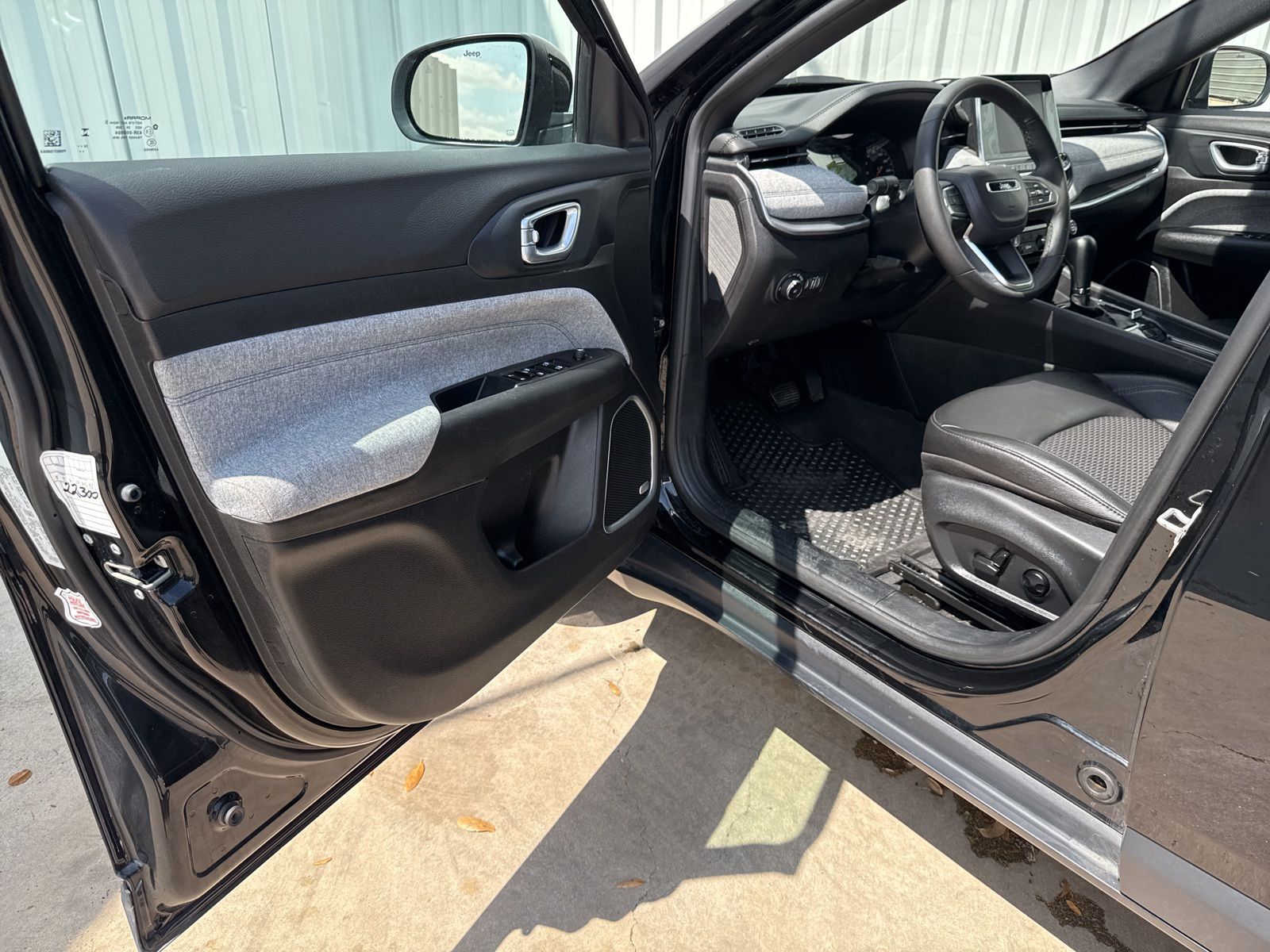 Used Car 2025 Jeep Compass  Latitude For Sale Under $25,000 In Austin, Texas