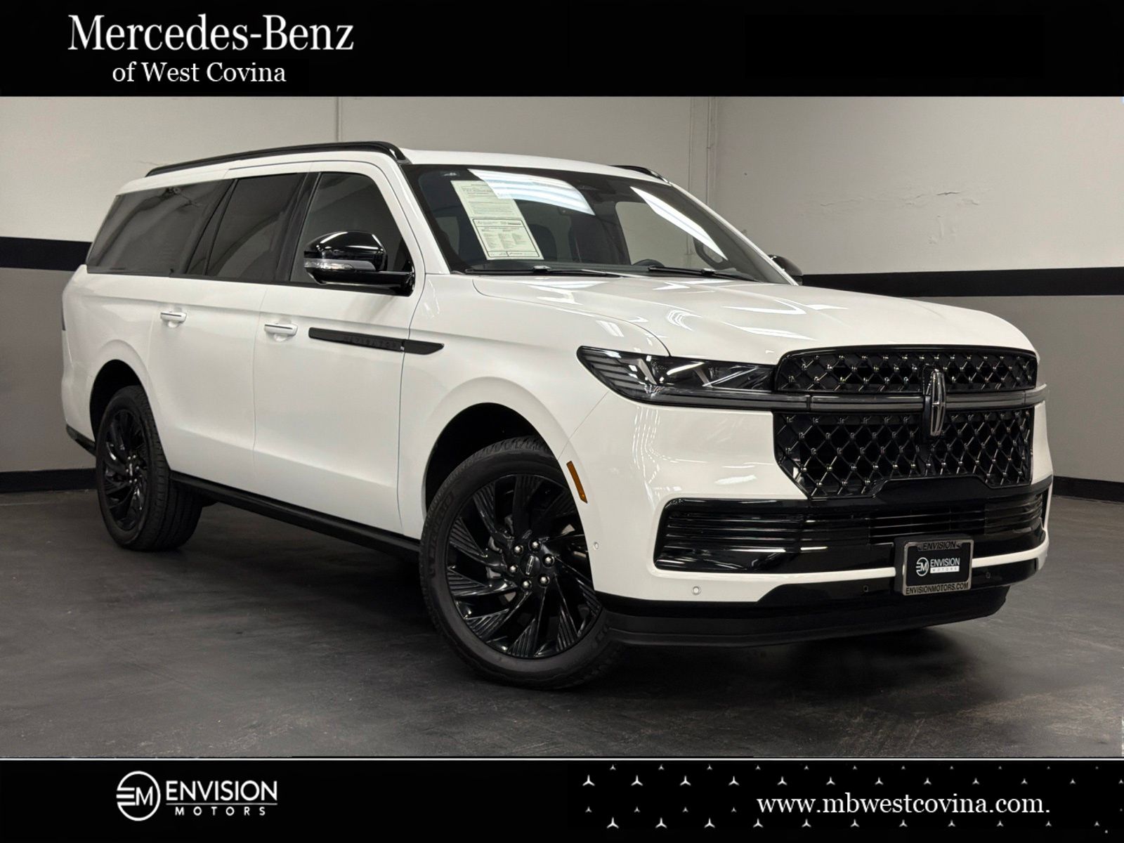 White Metallic 2025 Lincoln Navigator SUV / Crossover Four-Wheel Drive Automatic