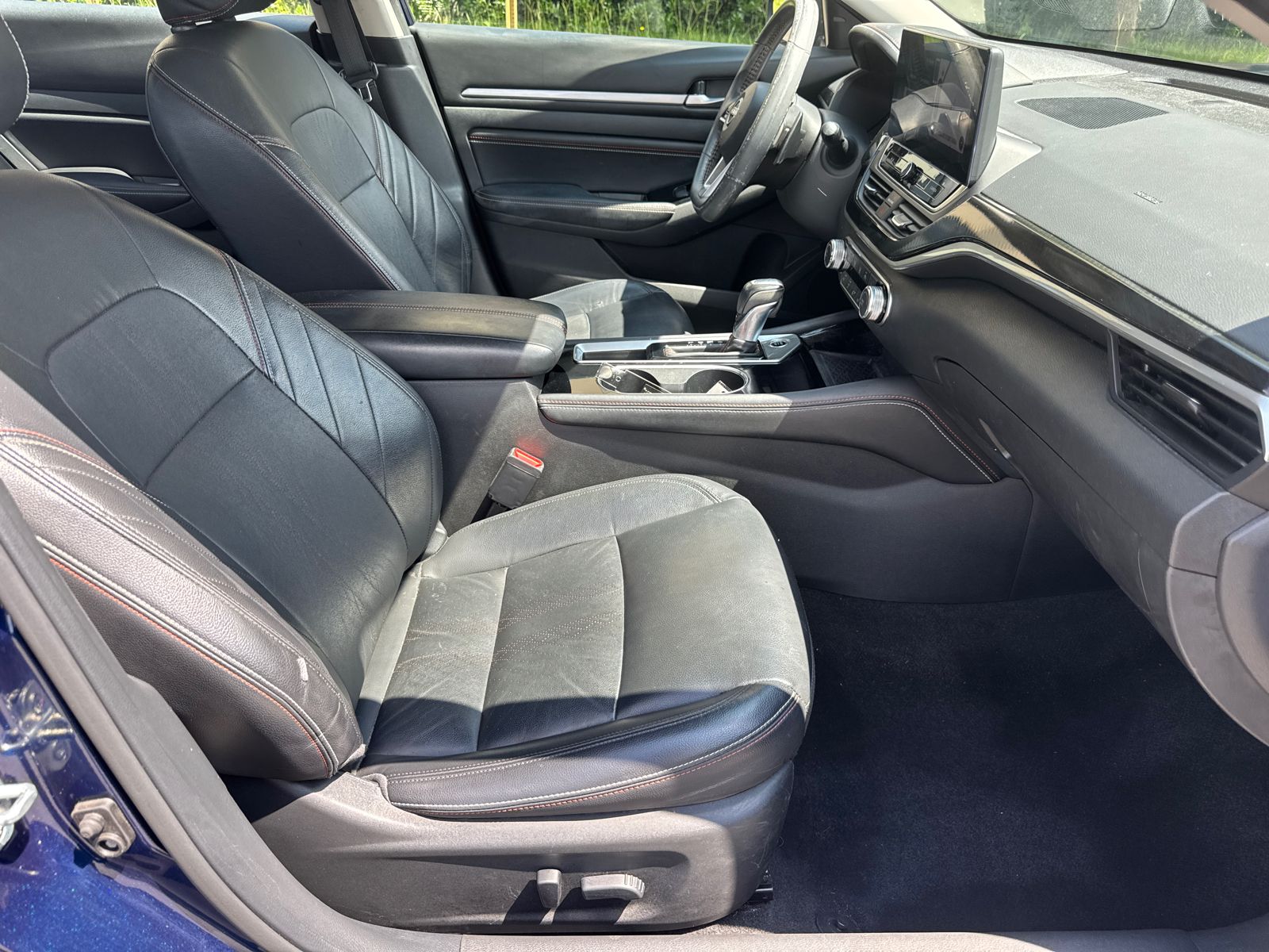 Used 2023 Blue Nissan 2.5 SR image 13