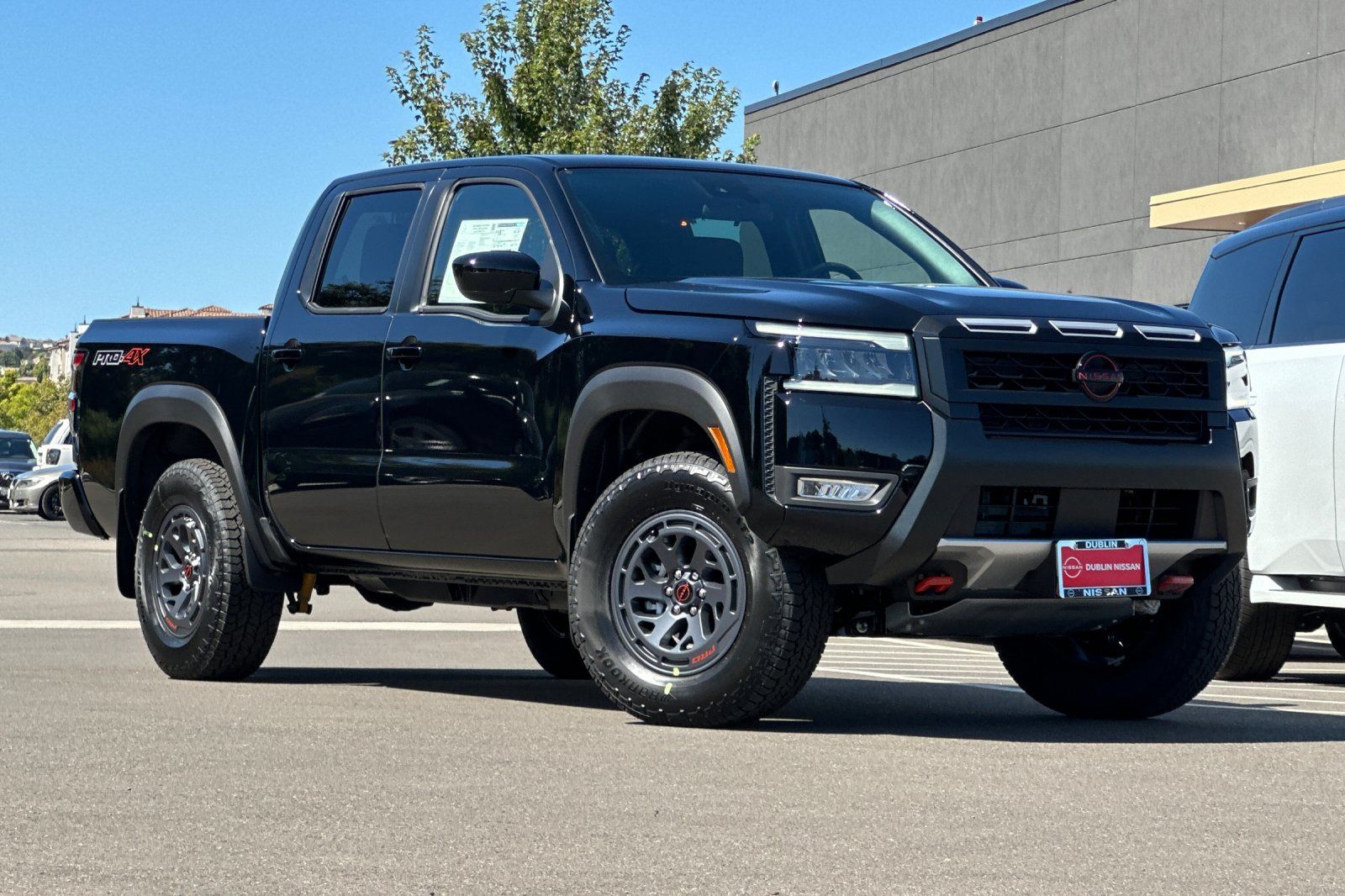 Super Black 2026 Nissan Frontier Pickup Truck Four-Wheel Drive 9-Speed Automatic Overdrive