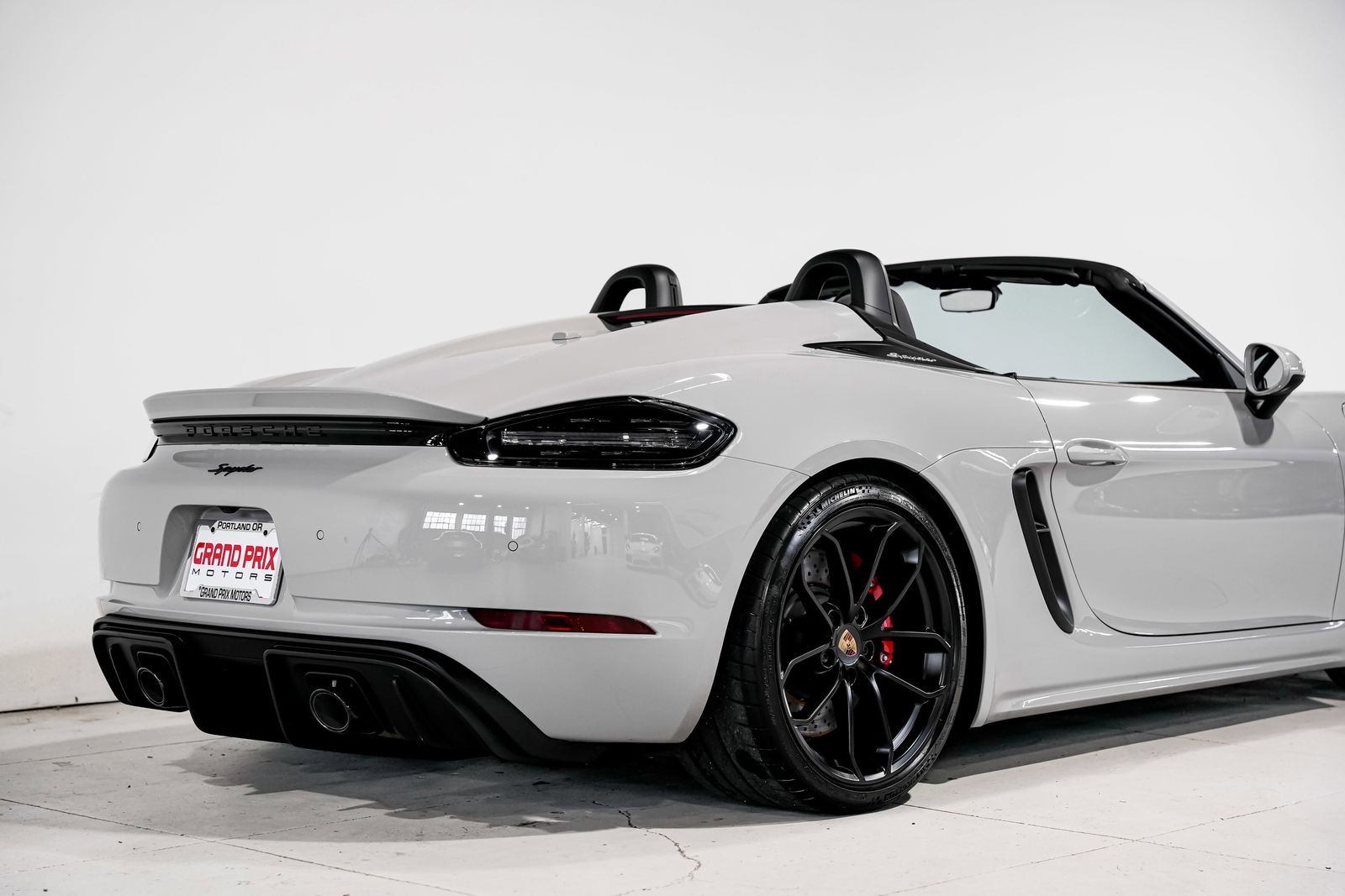 2022 Porsche 718 Spyder Base — photo 33