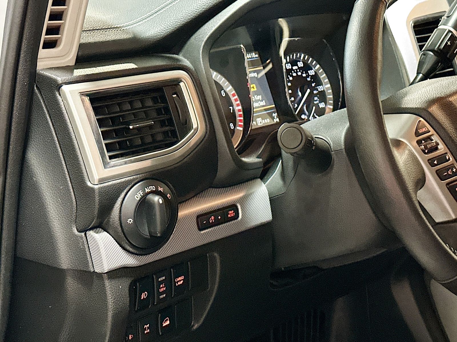Used 2019 Silver Nissan PRO-4X image 10