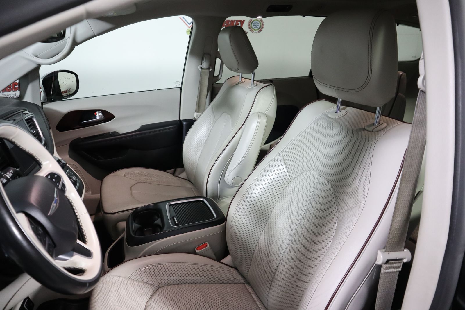 2020 Chrysler Pacifica Limited photo