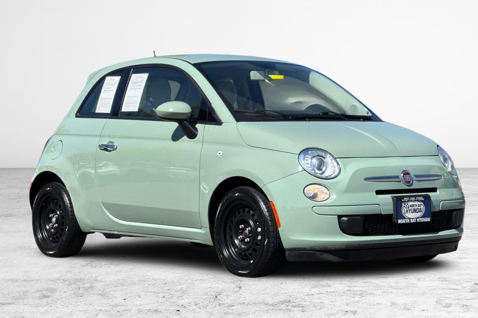 Verde Chiaro (Light Green) 2013 FIAT 500 Hatchback Front-Wheel Drive 5-Speed Manual
