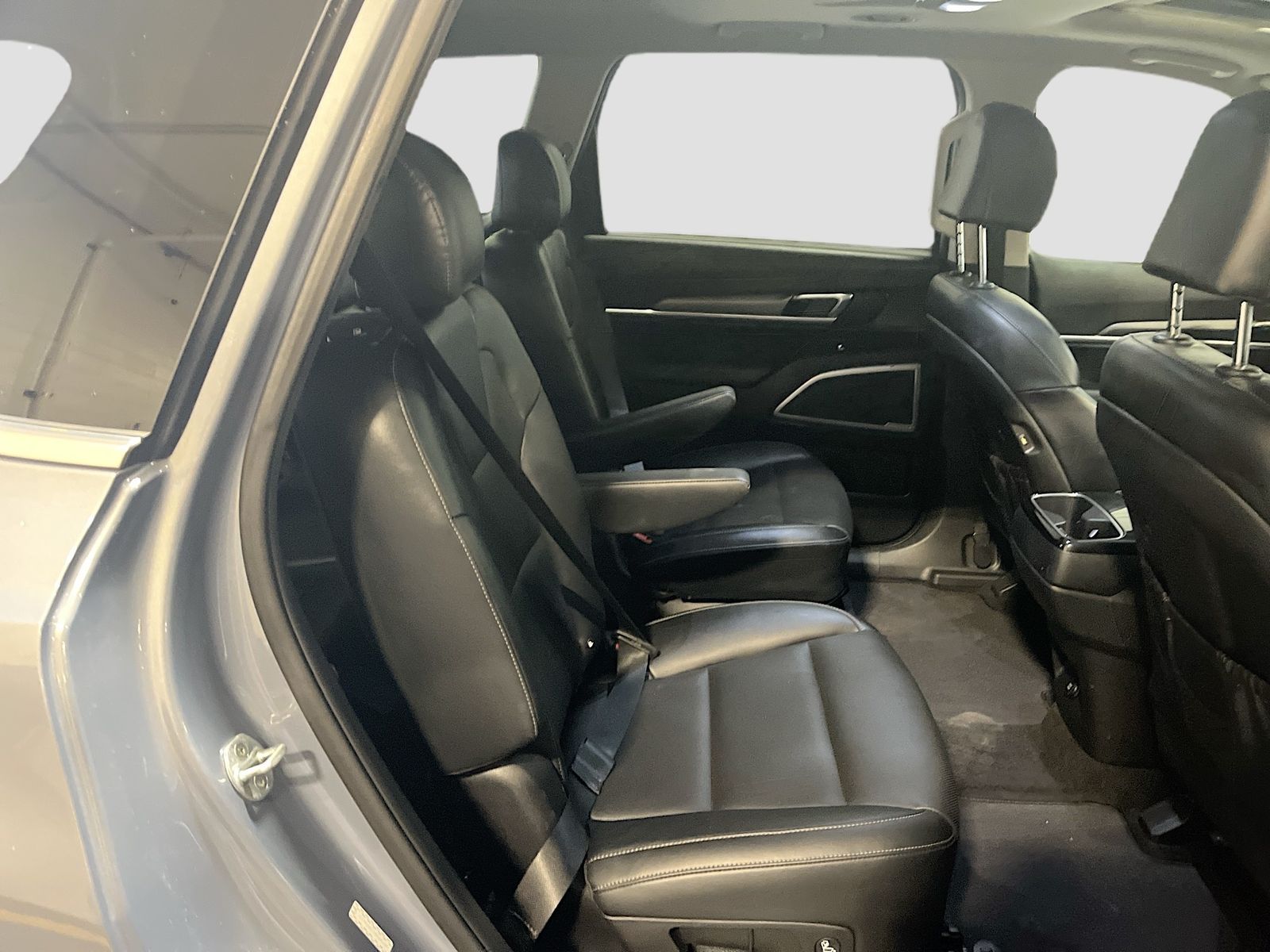 Used 2022 Silver Kia S image 27