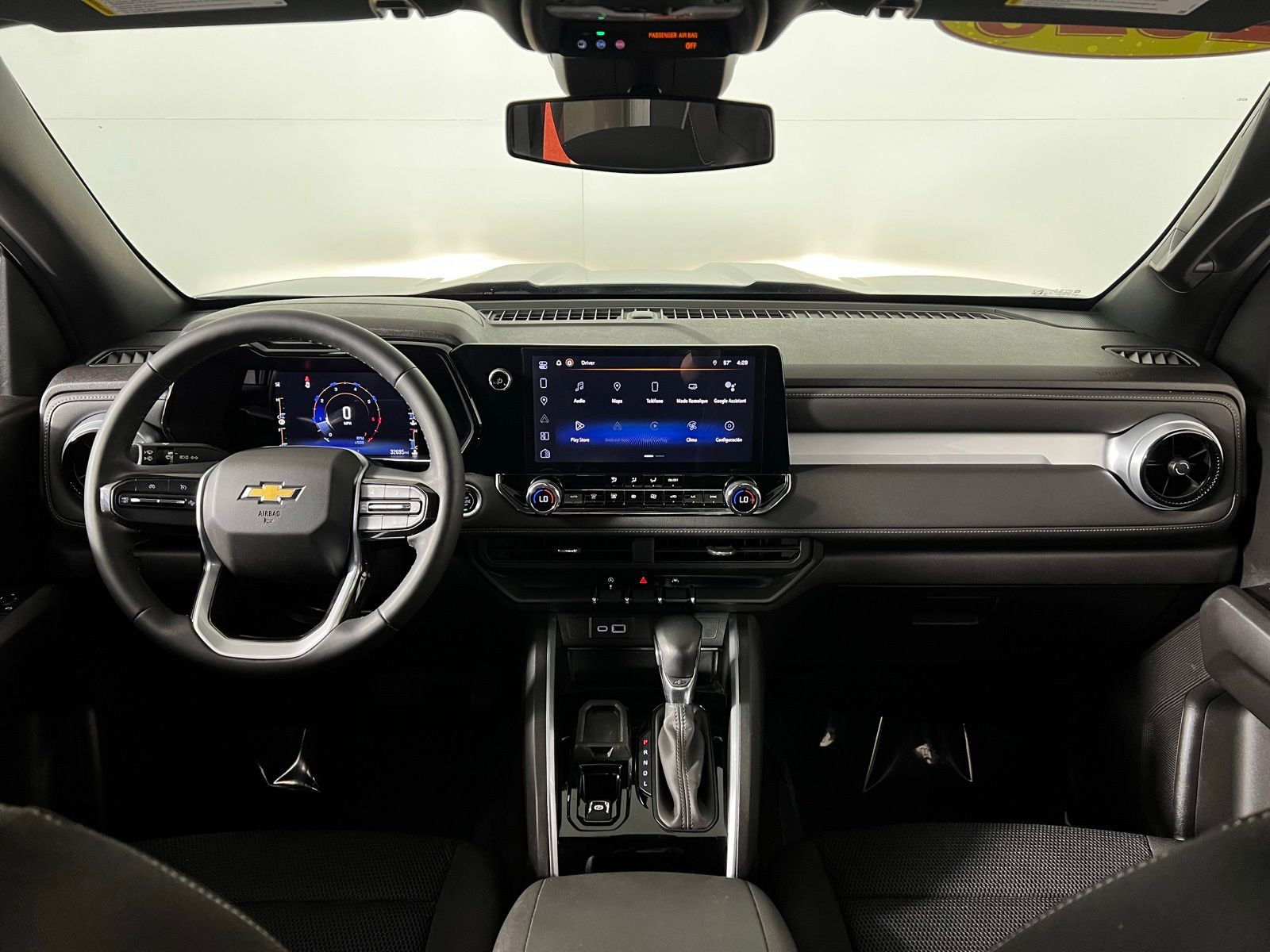 Thumbnail: 2023 Chevrolet Colorado - 23