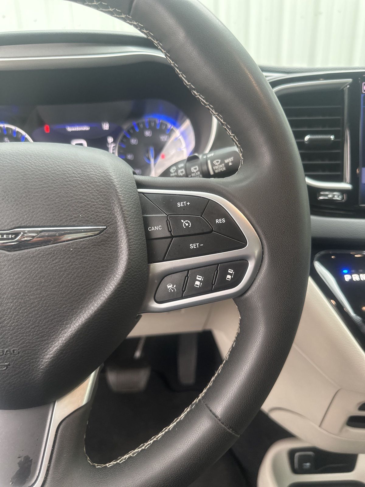 Used Car 2023 Chrysler Pacifica  Touring L For Sale Under $25,000 In Austin, Texas