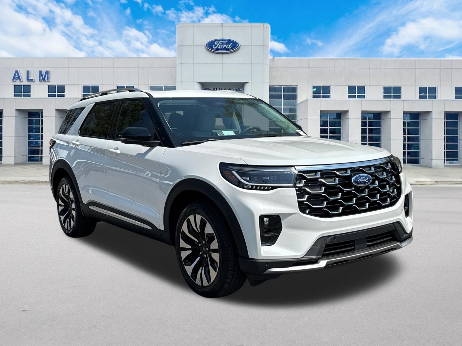 New 2026 Star White Metallic Tri-Coat Ford Platinum™ image 4