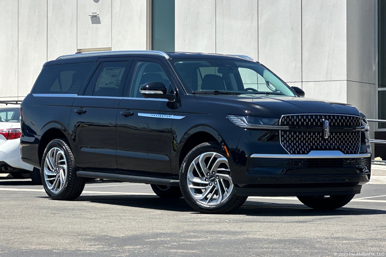 Infinite Black Metallic Clearcoat 2026 Lincoln Navigator SUV / Crossover Four-Wheel Drive Automatic