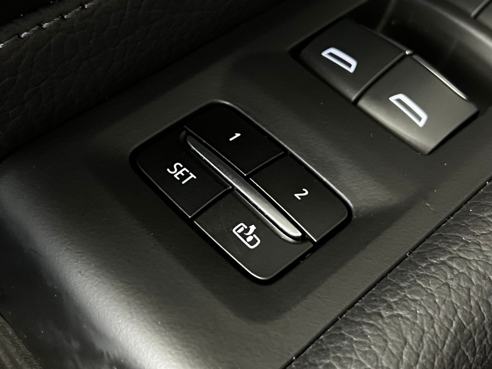 2021 GMC Yukon Denali 12