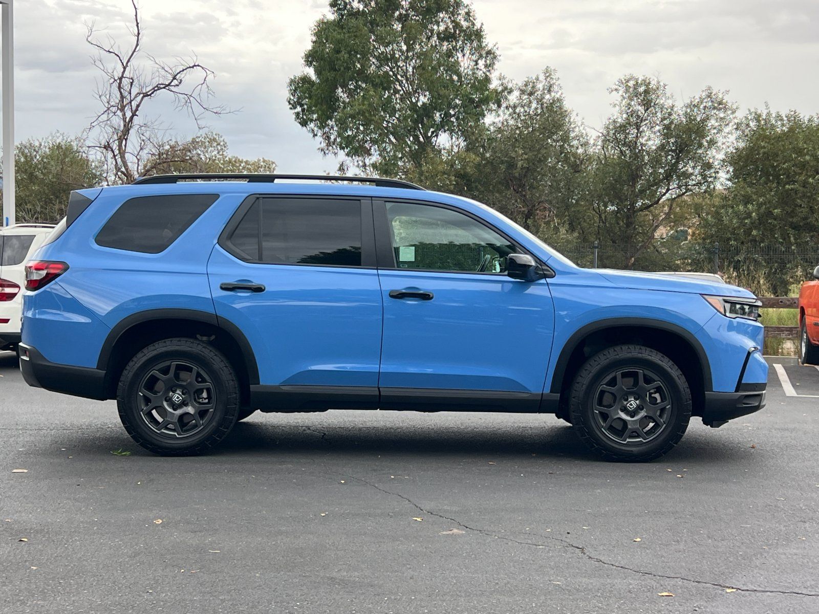 2025 Honda Pilot TrailSport — full photo 7 of 29