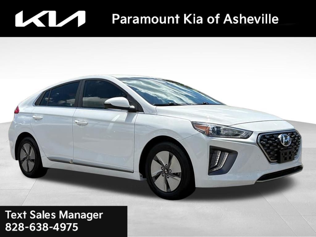 Ceramic White 2022 Hyundai Ioniq Hybrid Hatchback Front-Wheel Drive 6-Speed Dual Clutch