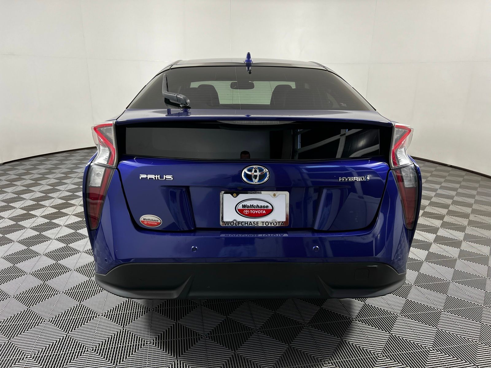 Thumbnail: 2018 Toyota Prius - 6
