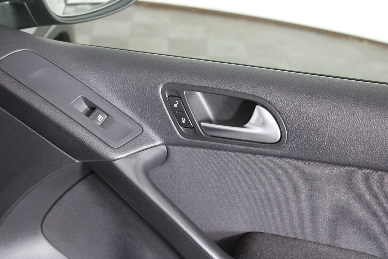 Used 2015 Gray Volkswagen S image 15