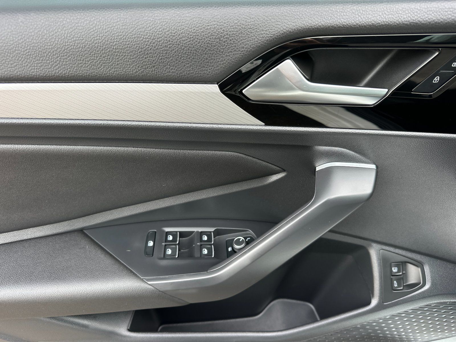 used 2021 Volkswagen Jetta car, priced at $19,498