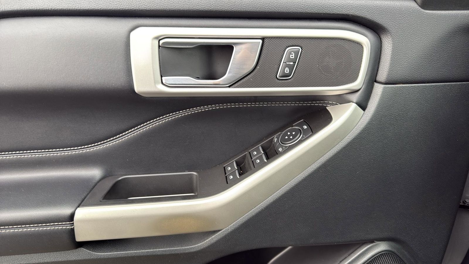 Used Car 2021 Ford Explorer  Xlt For Sale Under $25,000 In Austin, Texas