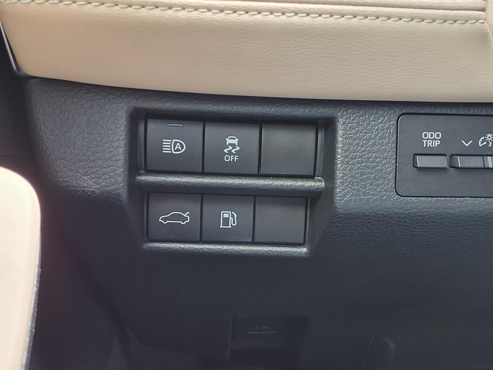 2019 Toyota Avalon XLE Beige at Community Toyota