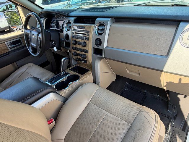 Used 2011 White Ford Lariat image 26