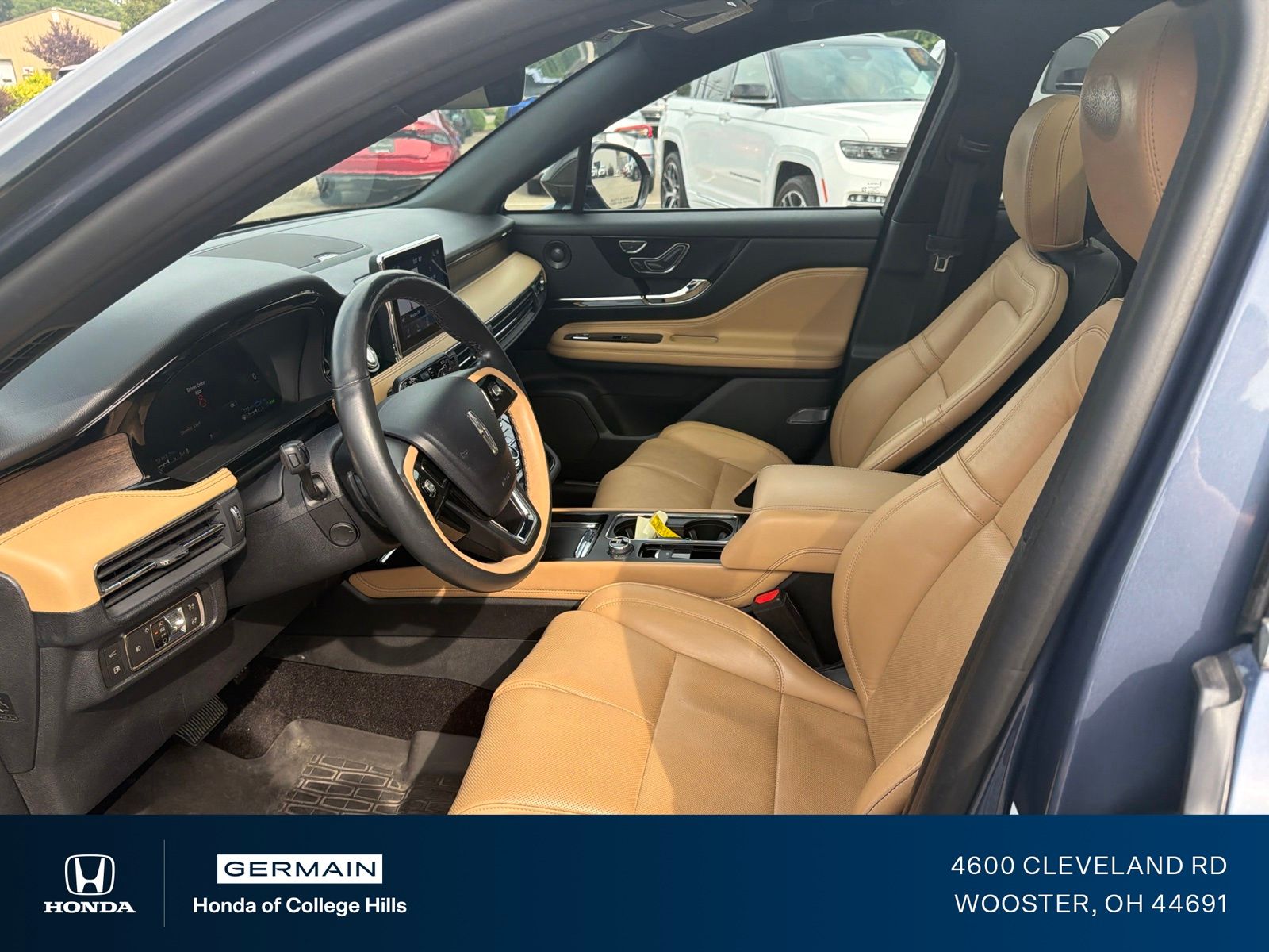 Used 2022 Blue Lincoln Grand Touring image 15