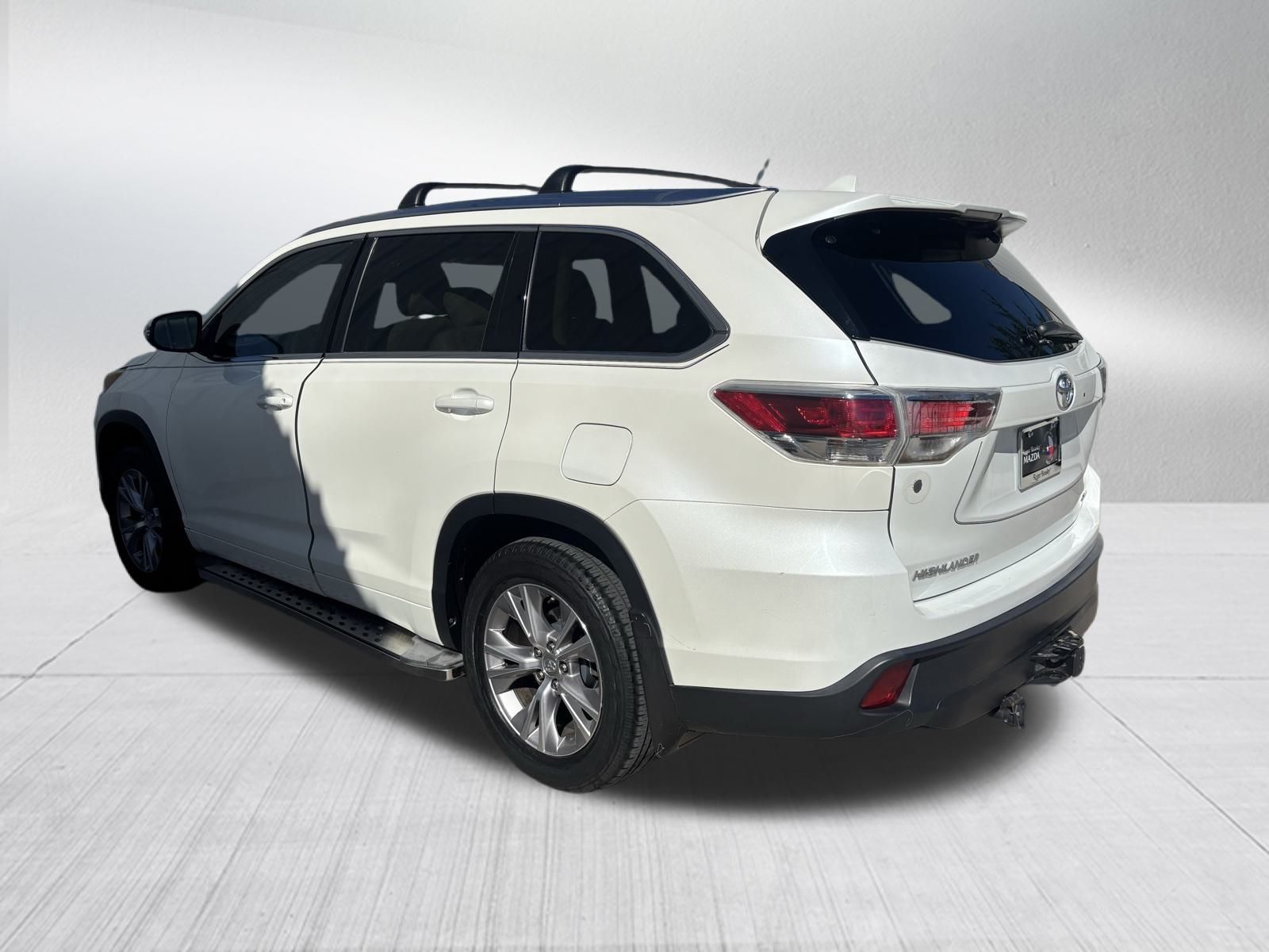 Used Car 2015 Toyota Highlander  Xle V6 For Sale Under $20,000 In Austin, Texas