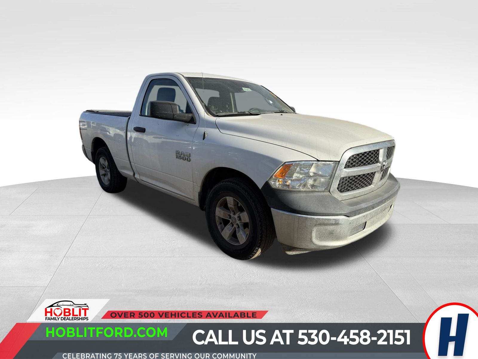Bright White Clearcoat 2018 RAM 1500 Pickup Truck 4X2 8-Speed Automatic
