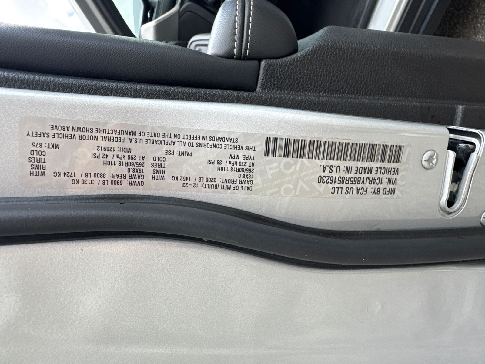 Used 2024 Silver Jeep 4xe image 32