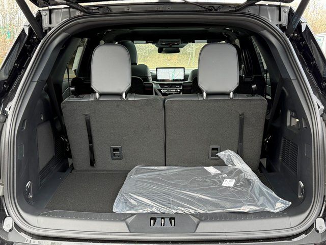 New 2026 Agate Black Metallic Ford ST-Line image 13