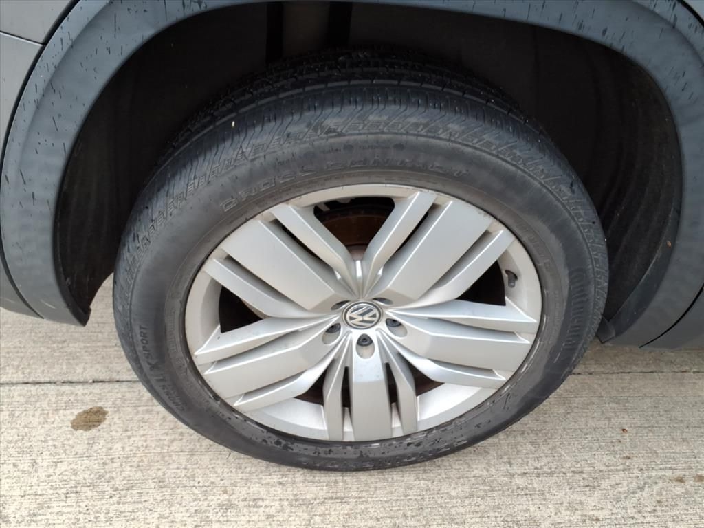 2019 Volkswagen Atlas 3.6L V6 SE Gray at DeMontrond Auto Country