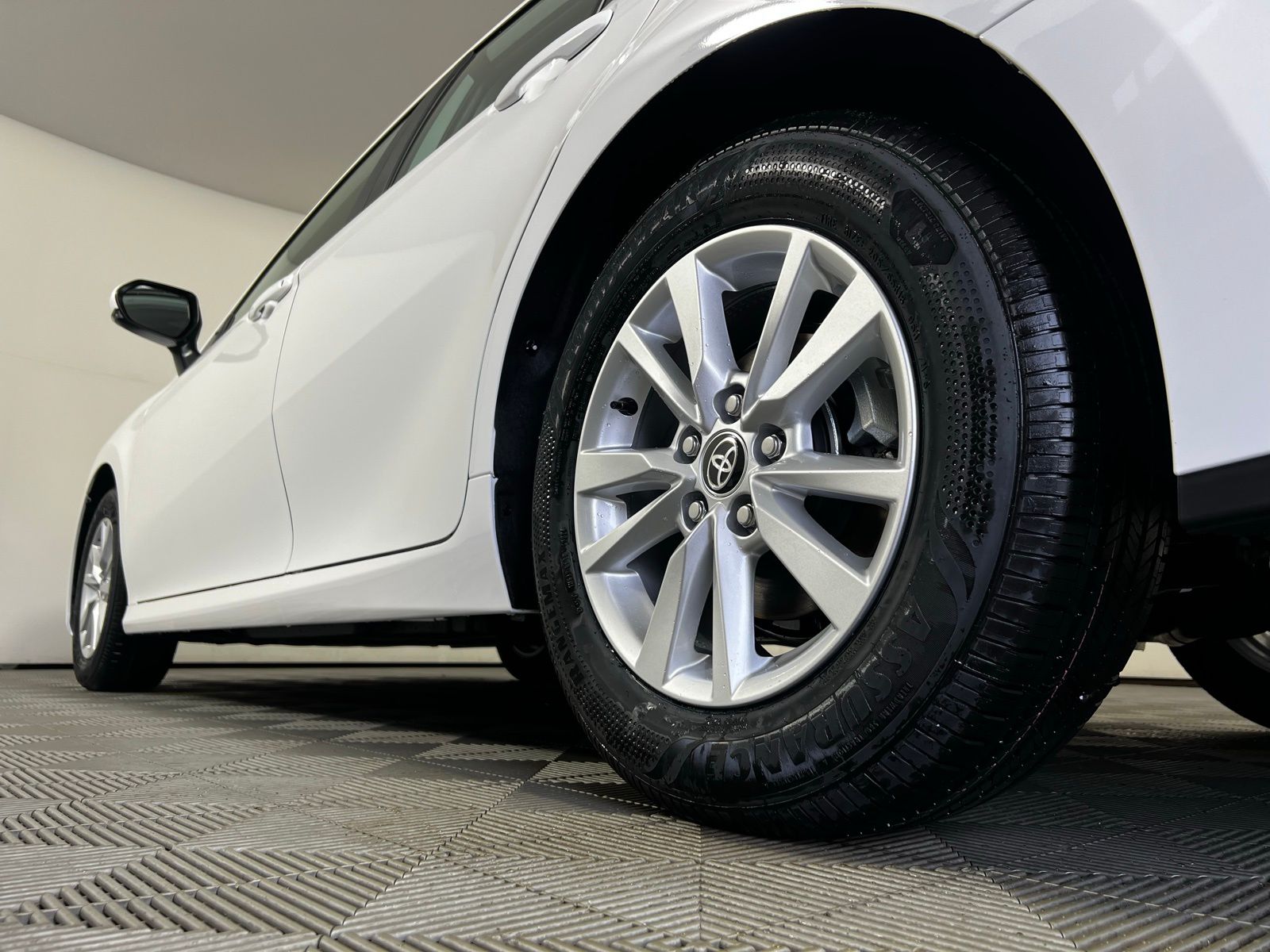 2025 Toyota Camry LE 21
