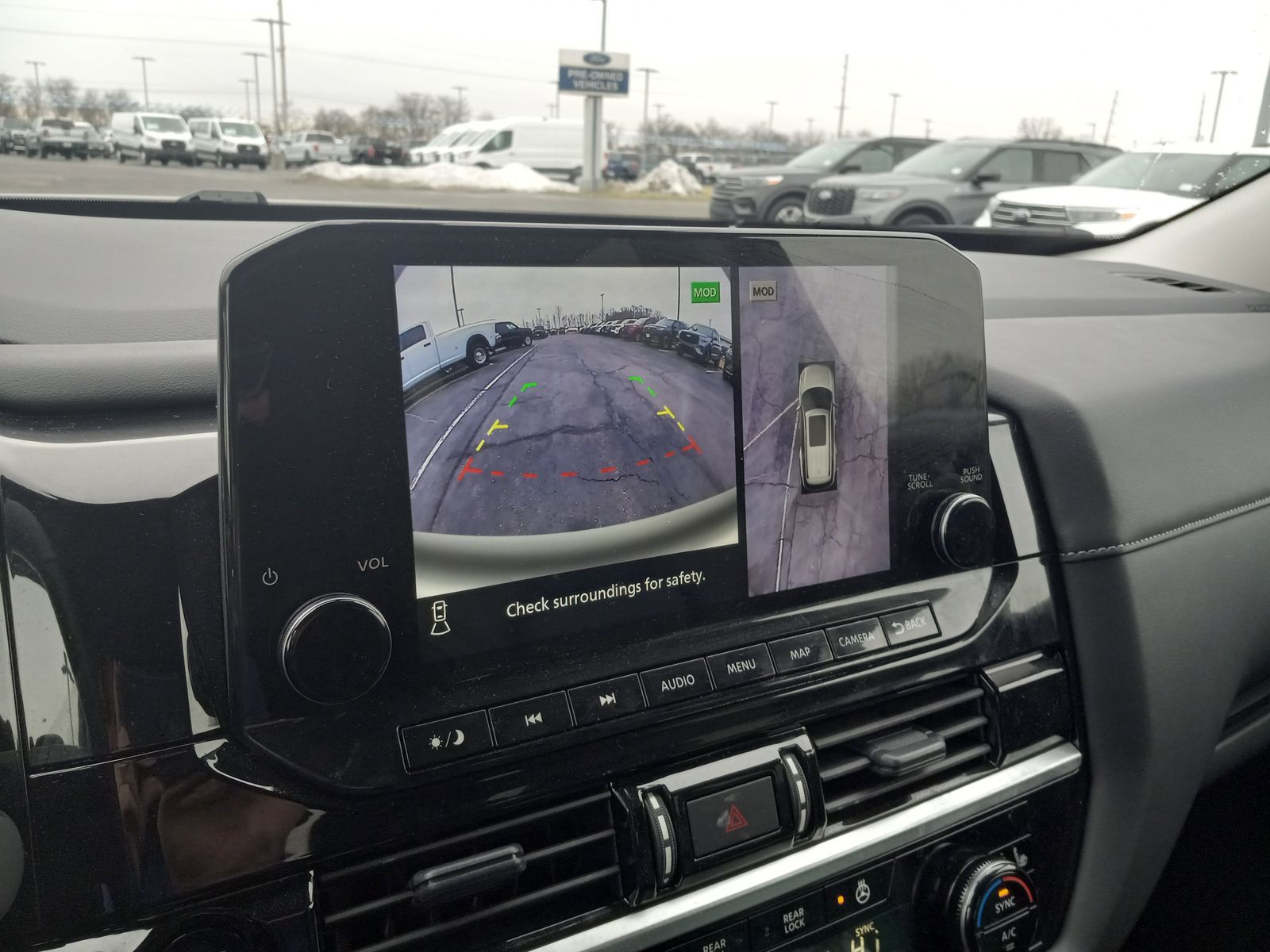 2025 Nissan Pathfinder image 23
