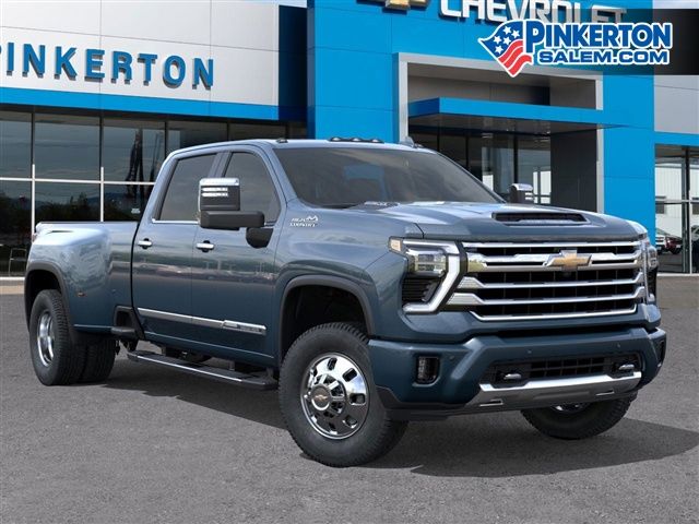 2026 Chevrolet Silverado 3500HD - Photo 1