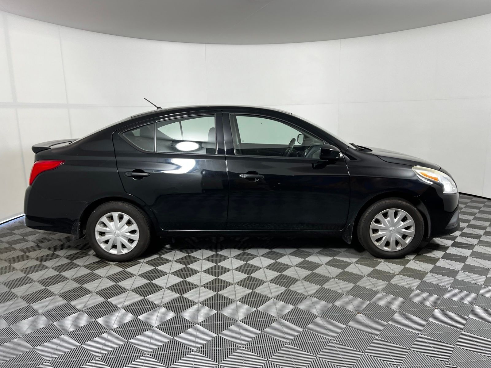 Thumbnail: 2016 Nissan Versa - 4