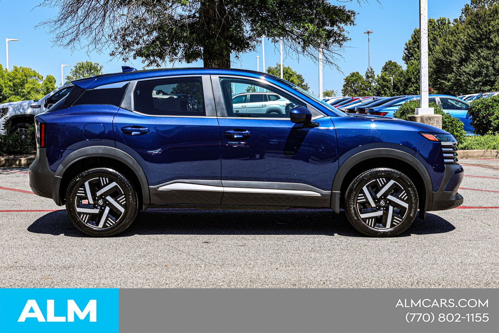 Used 2025 Blue Nissan SV image 11