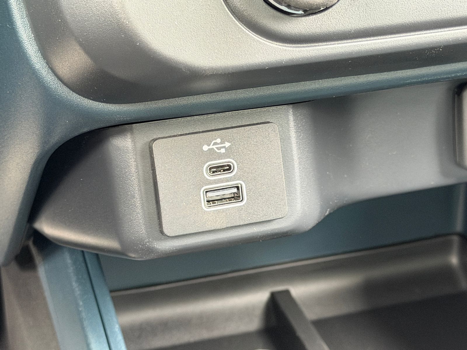 New 2026 Carbonized Gray Metallic Ford XL image 25
