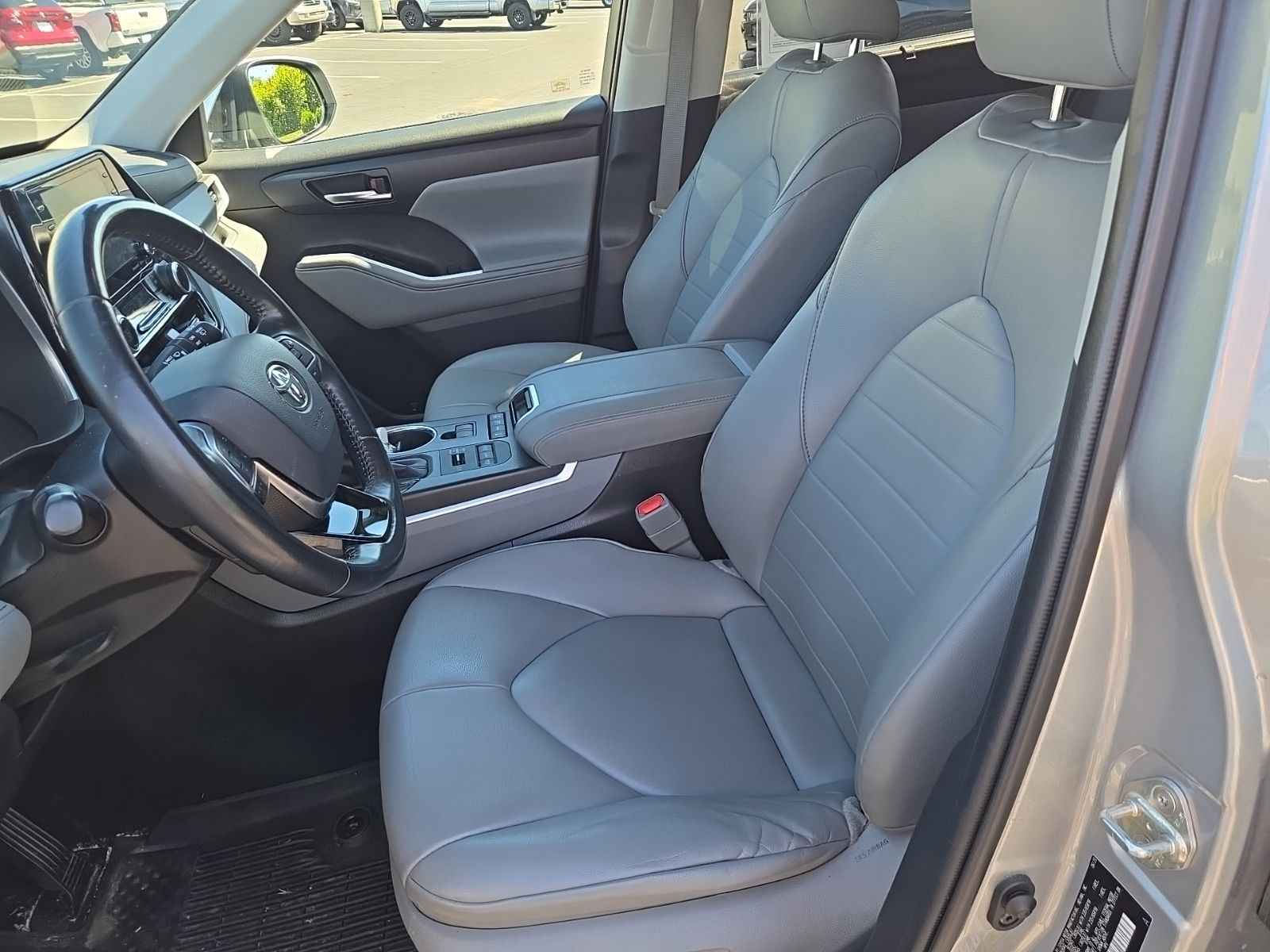 used 2020 Toyota Highlander car, priced at $29,705