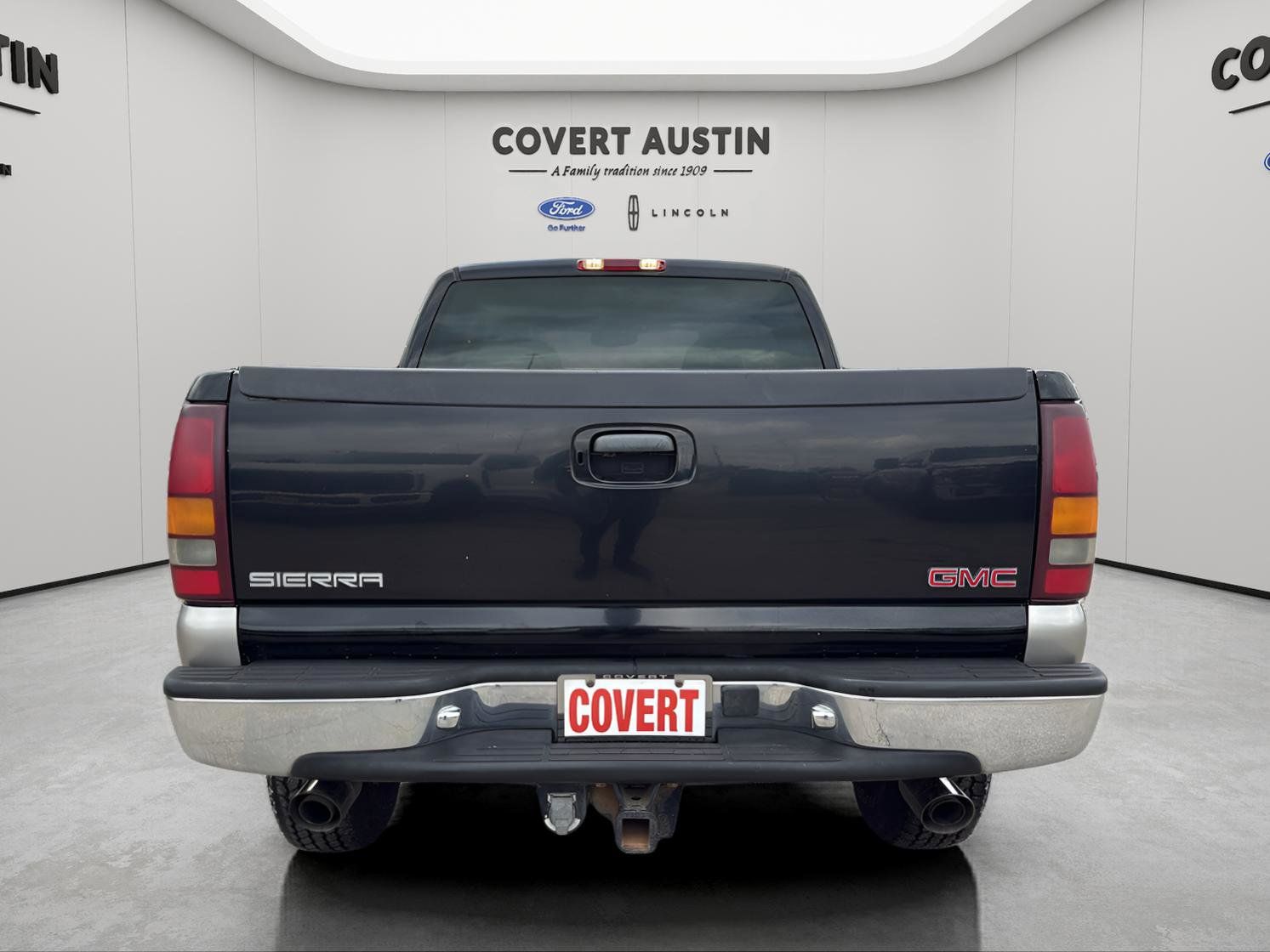 View vehicle photo 4