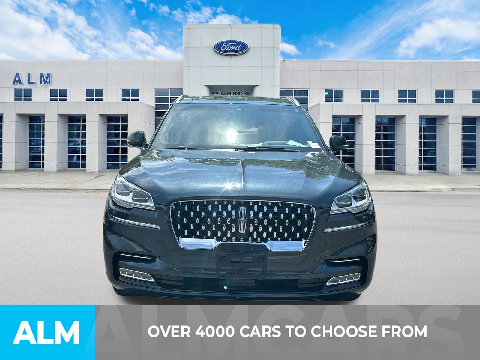 Used 2023 Blue Lincoln Grand Touring image 2