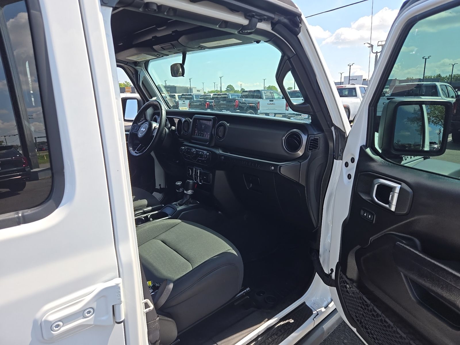 Used 2022 White Jeep Unlimited High Tide image 30