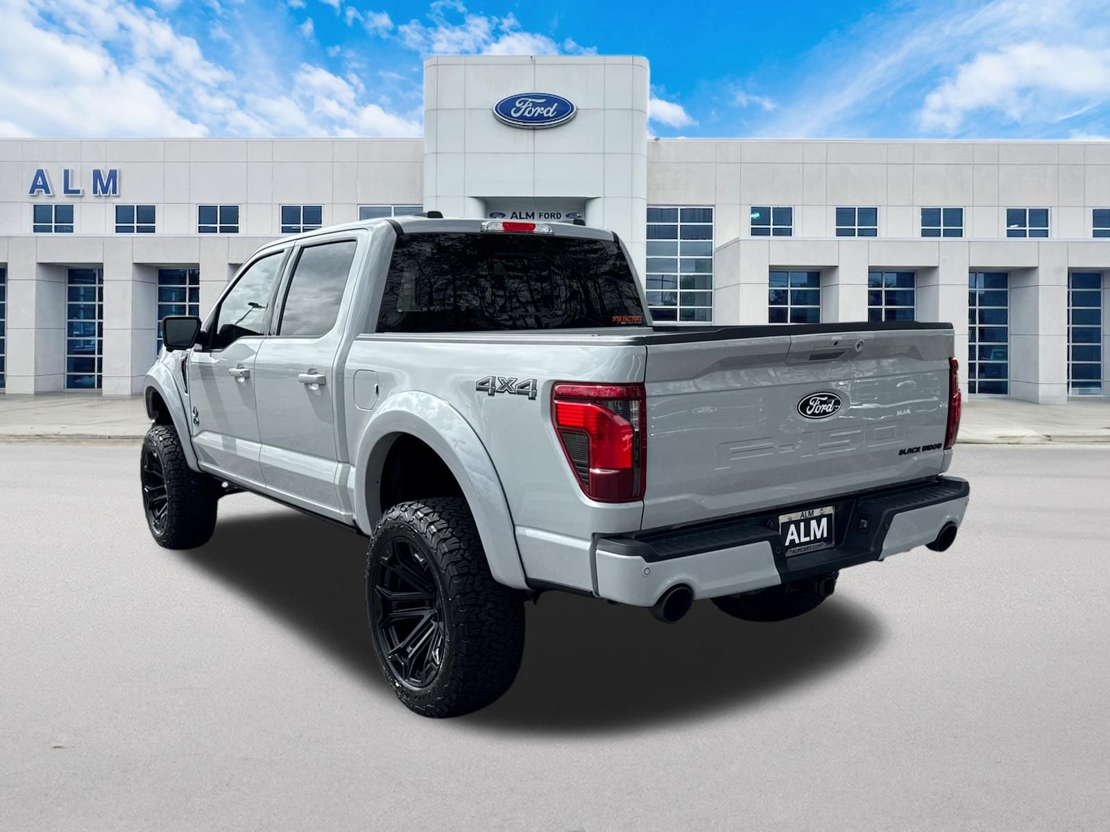 New 2026 Avalanche Ford XLT image 8