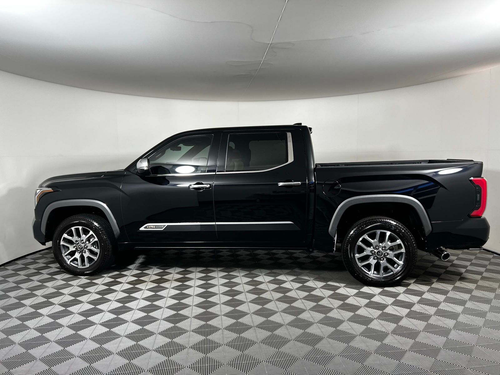 Thumbnail: 2023 Toyota Tundra - 7