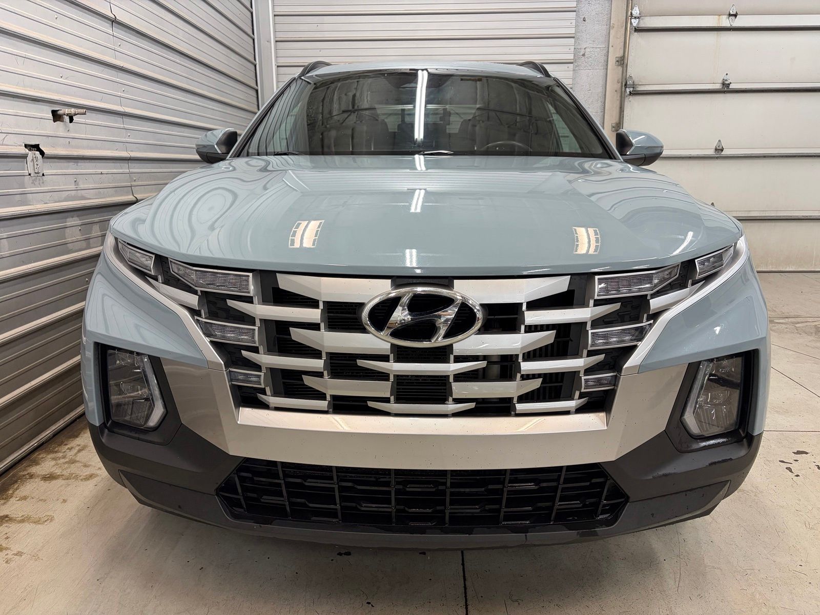 Photo 2 of 2022 Hyundai SANTA CRUZ SEL Premium