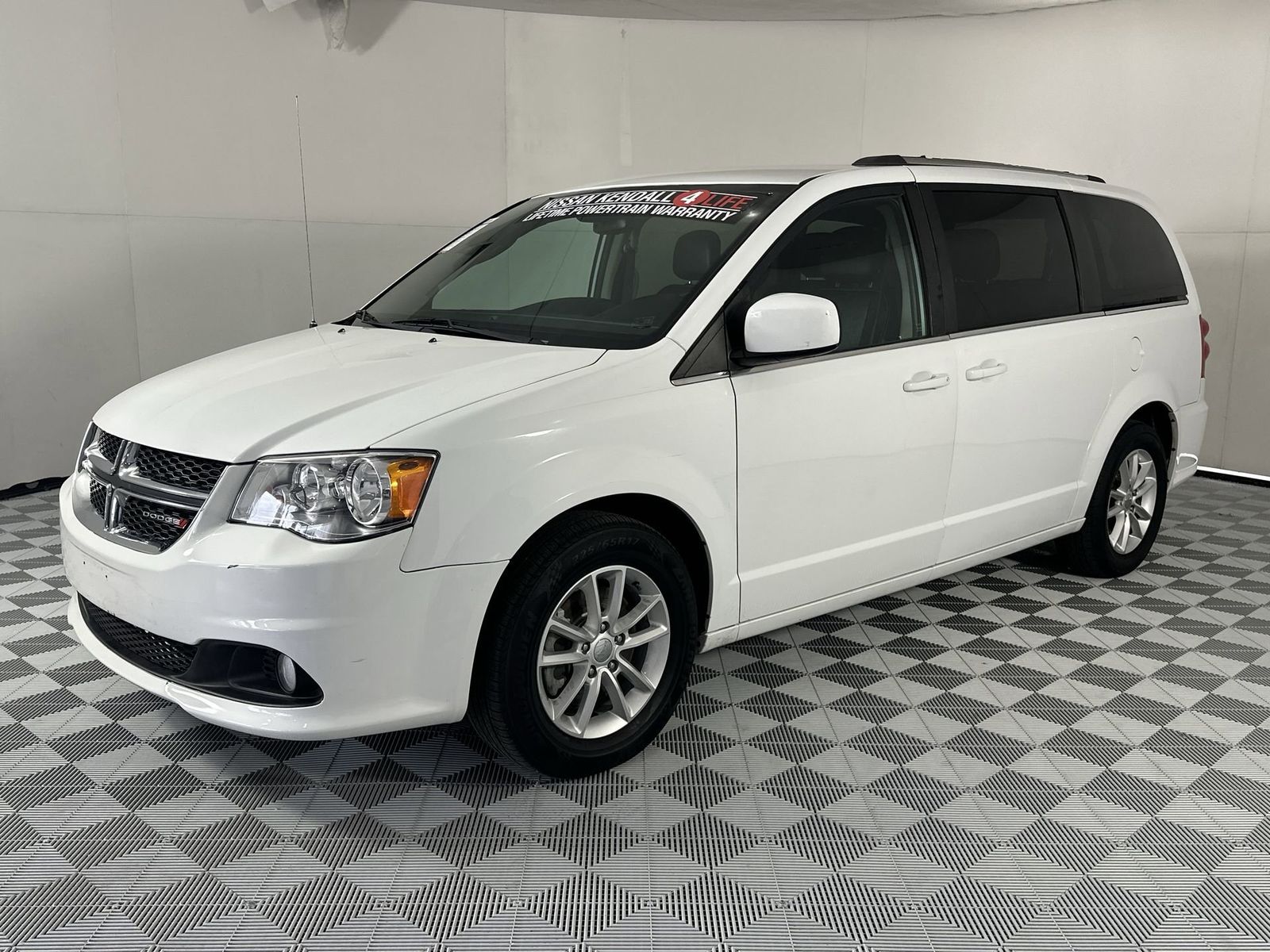 View vehicle photo 4