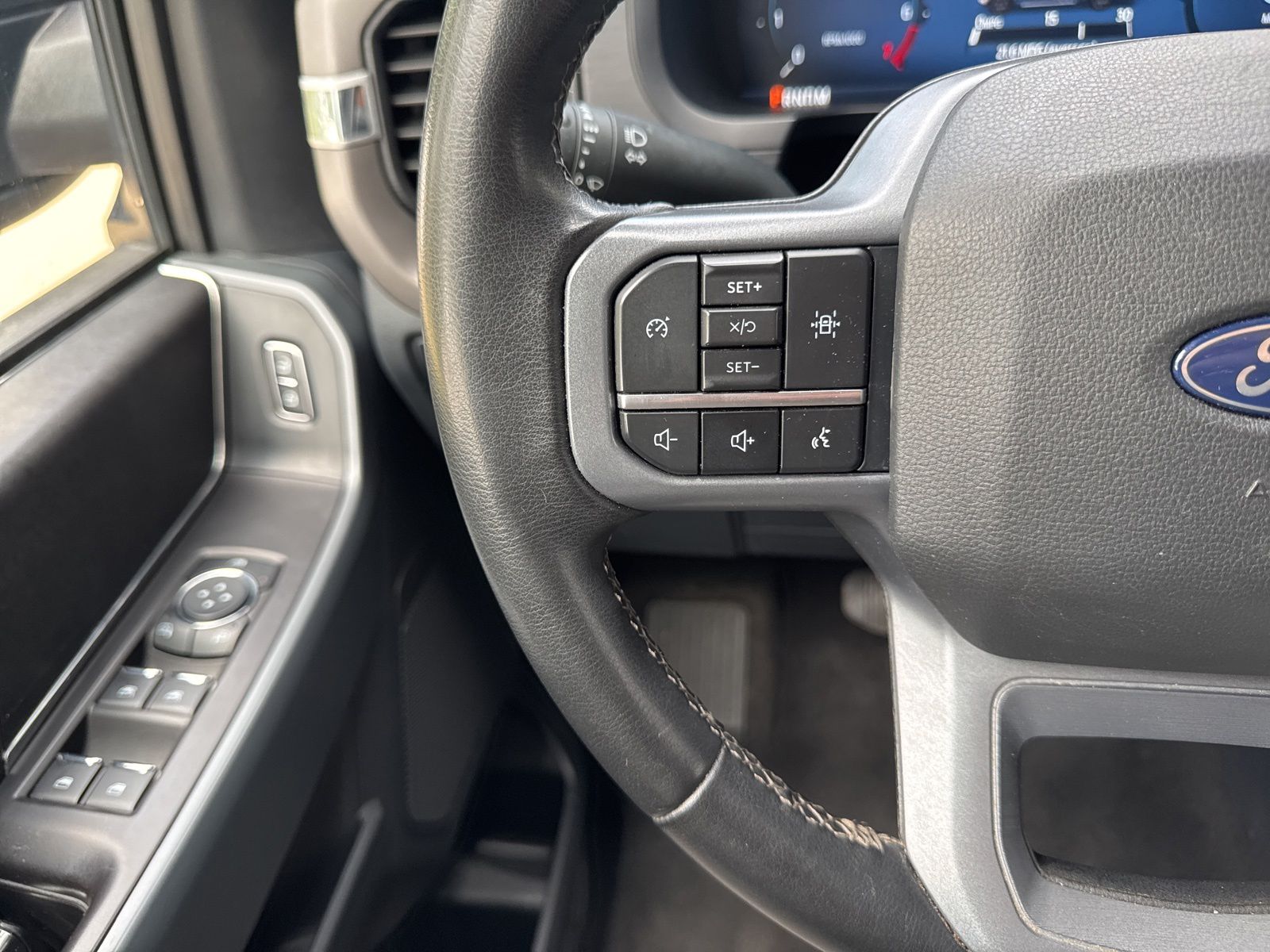 2024 Ford F-150 XLT - Photo 18