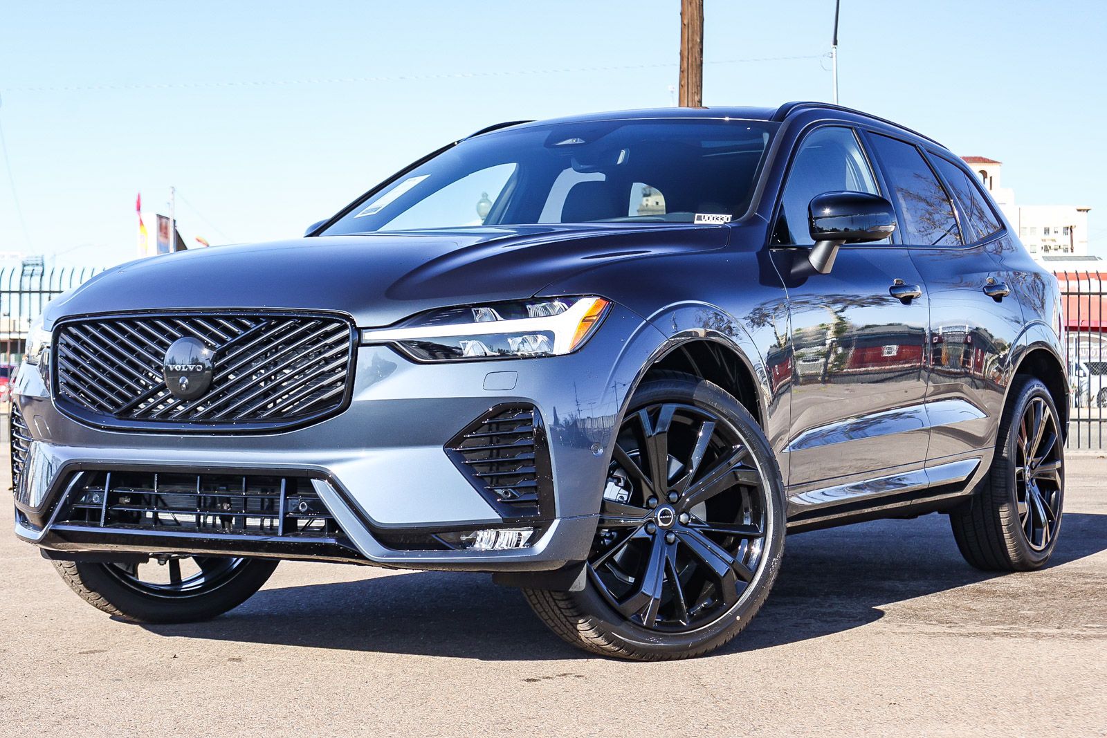 2026 Volvo XC60 B5 Ultra Black Edition AWD