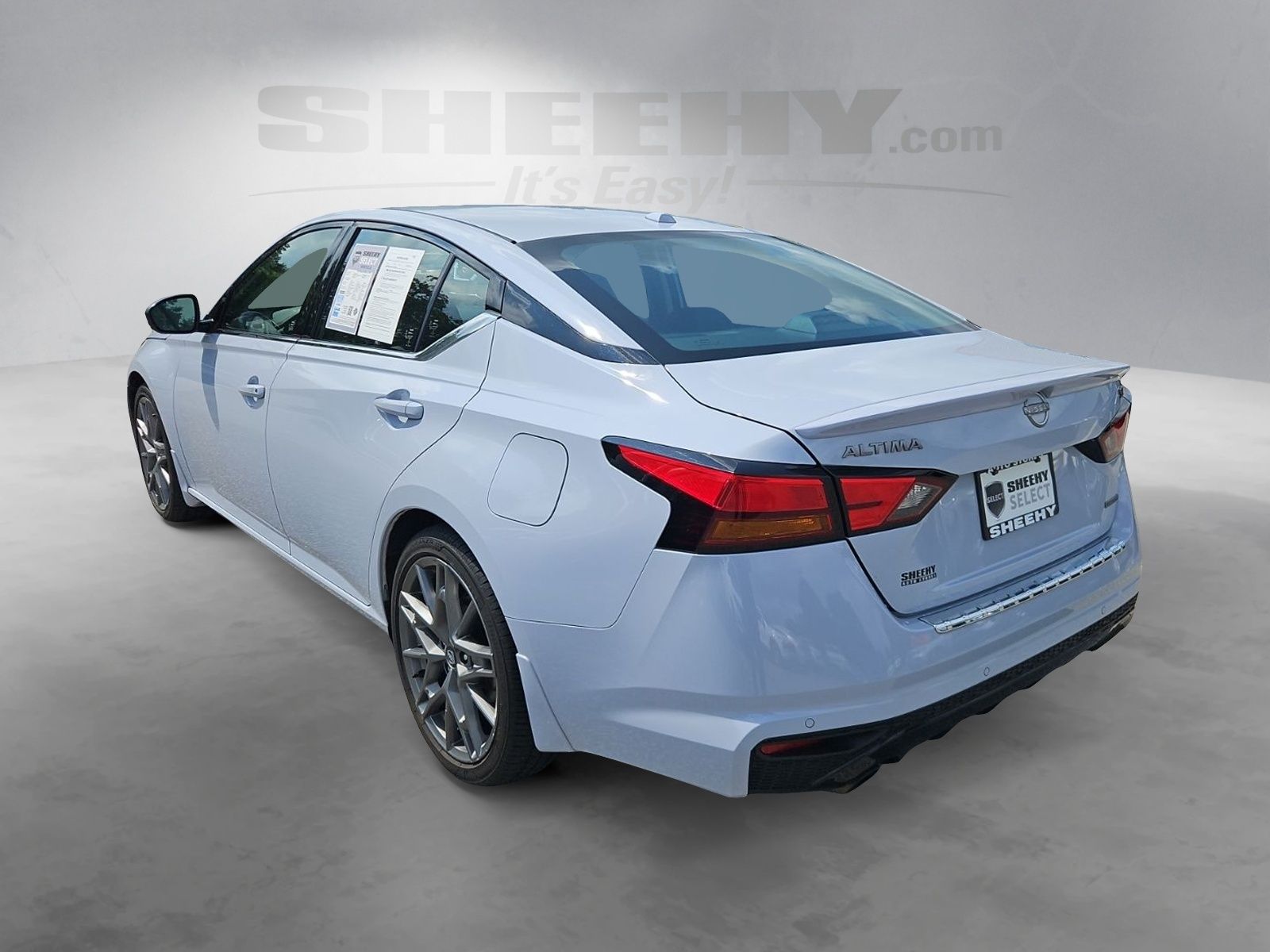 Used 2023 Gray Nissan 2.0 SR image 15