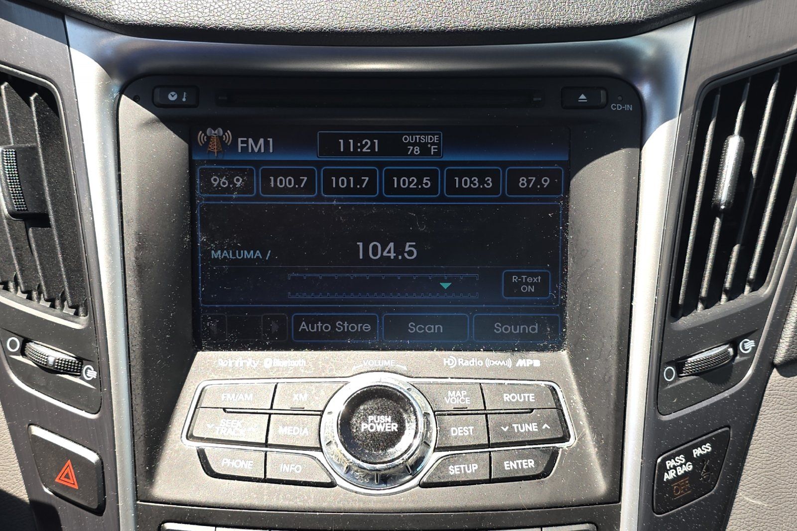 Used 2014 Black Hyundai Limited image 17