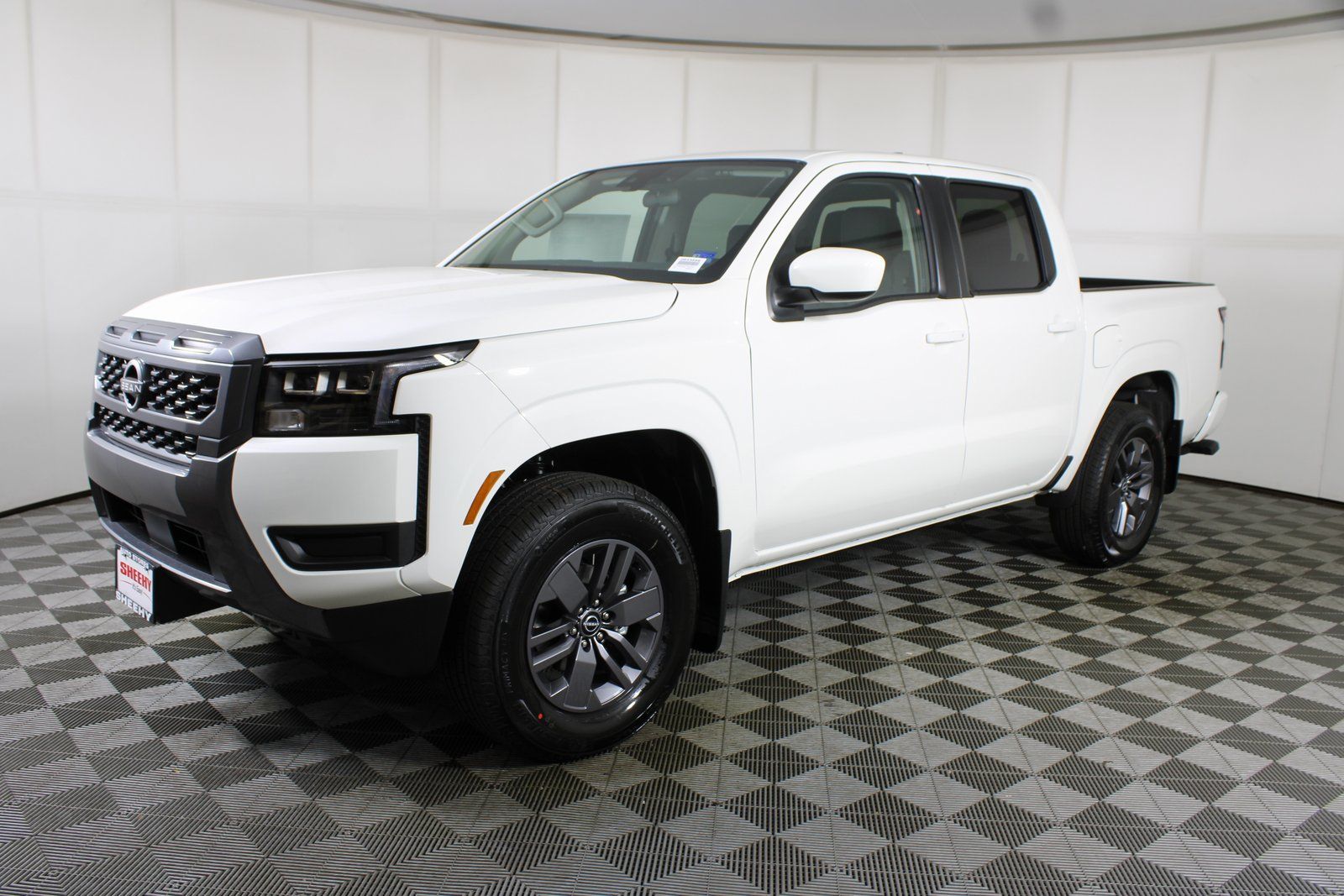 View vehicle photo 3