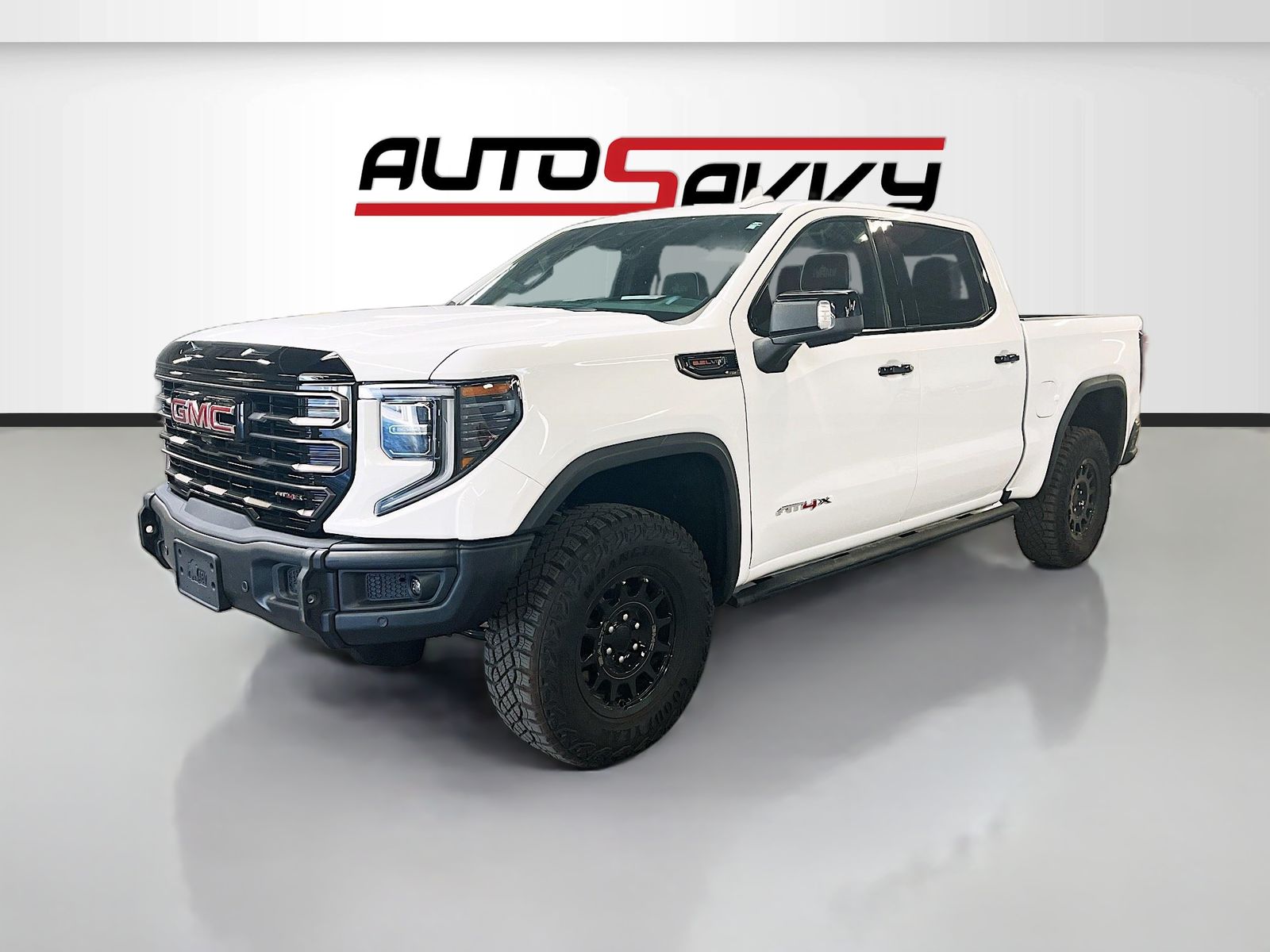 Used 2025 White GMC AT4X image 3