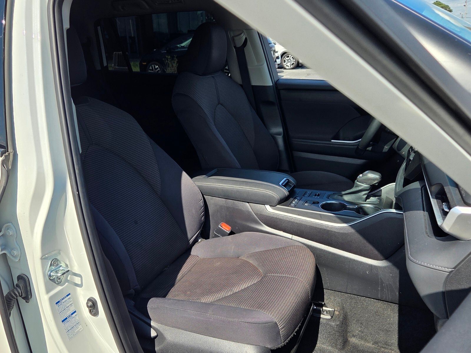 Used 2021 White Toyota LE image 19